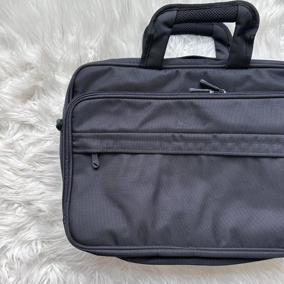 Vintage NWOT IBM Laptop Computer Bag Briefcase Crossbody Strap Zipper Locks - Picture 2 of 8